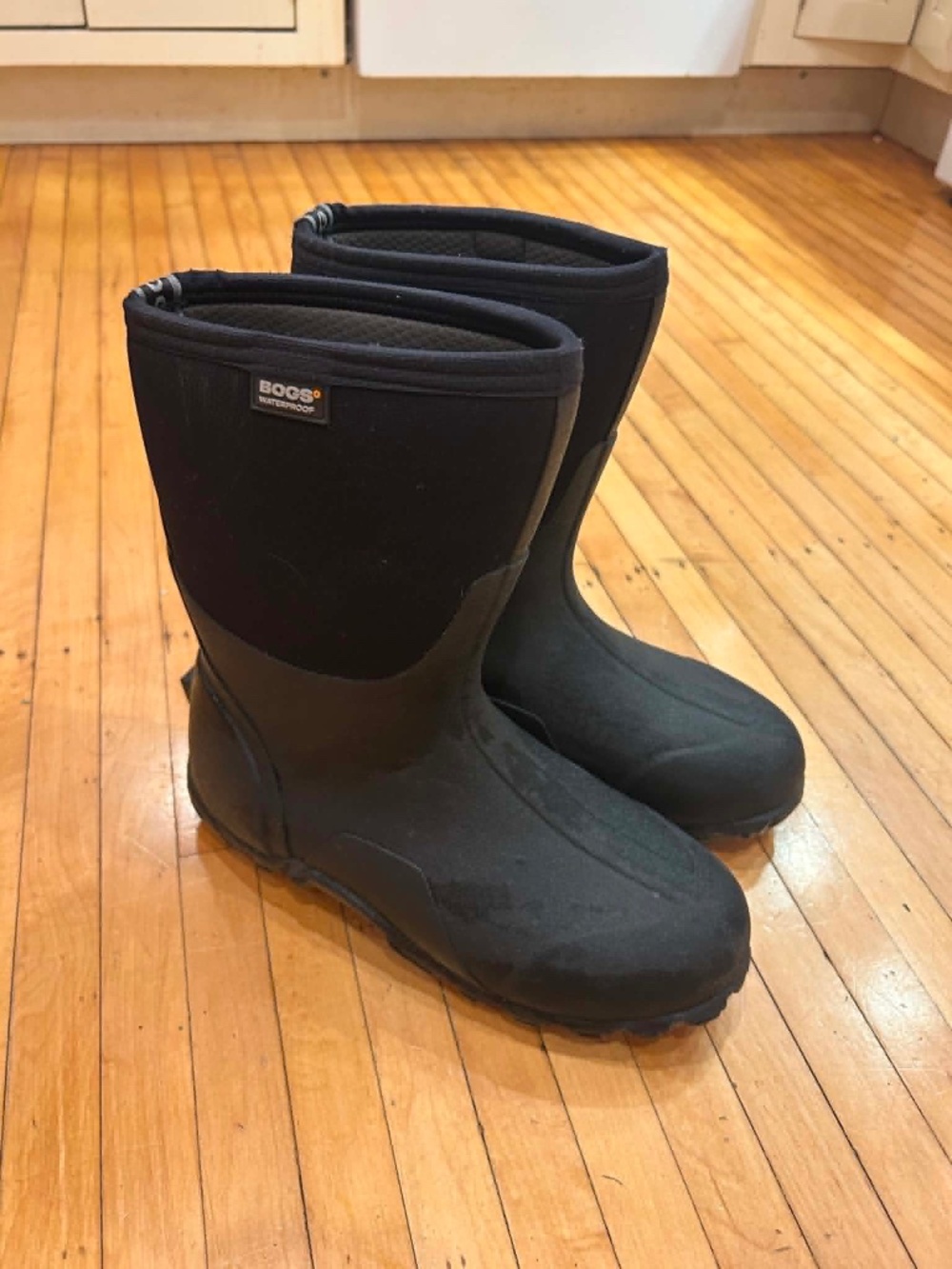 Mens Size 10 Black Bogs